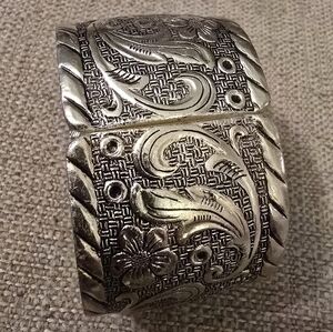Vintage 80's Intricate Cuff Bracelet Aged Gold-tone